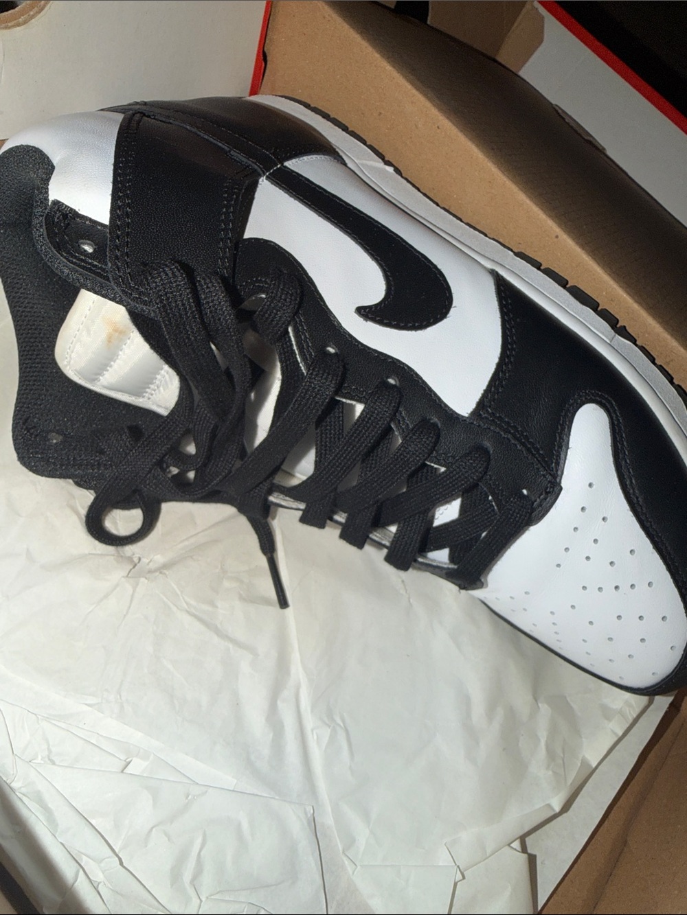 Men's Black and White Low-Top Leather Sneaker DUNK HIGH